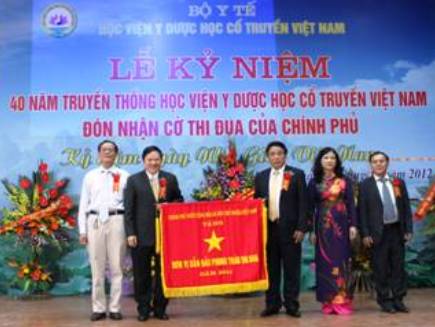 Học viện Y Dược học cổ truyền Việt Nam kỷ niệm 40 năm truyền thống và đón nhận Cờ thi đua của Chính phủ